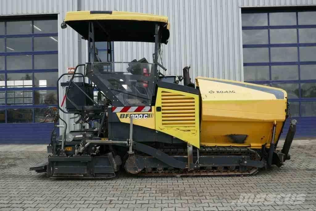 Bomag BF 300 C 小型沥青摊铺机