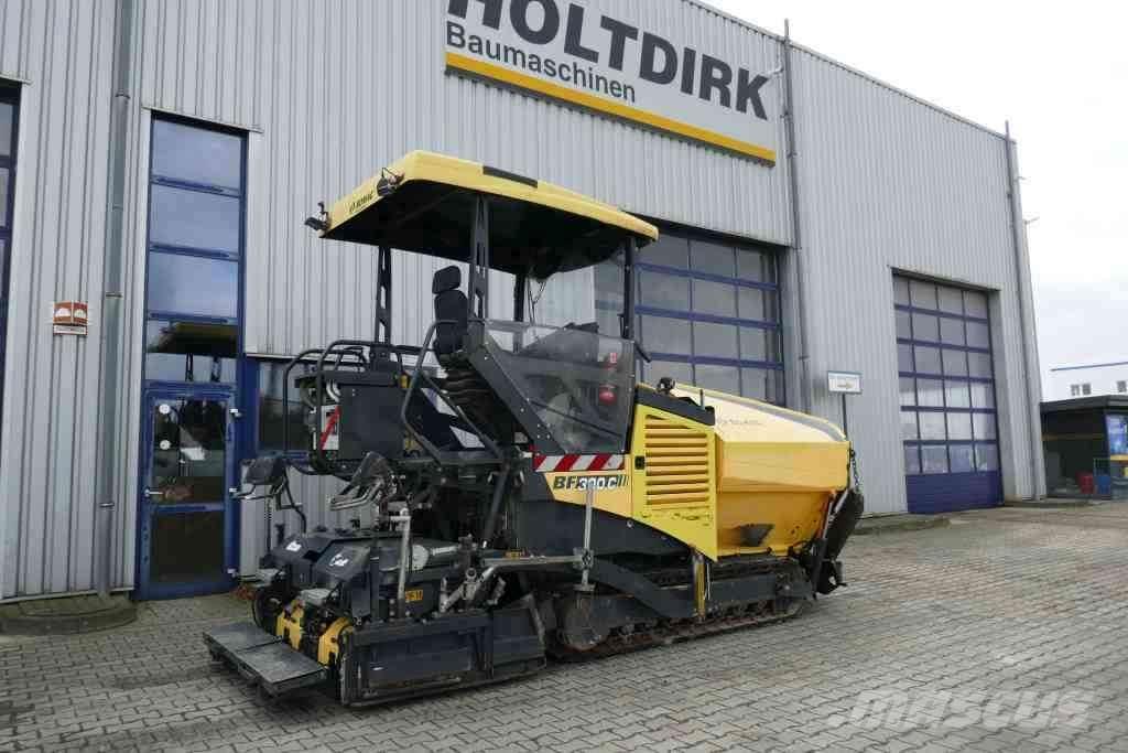 Bomag BF 300 C 小型沥青摊铺机