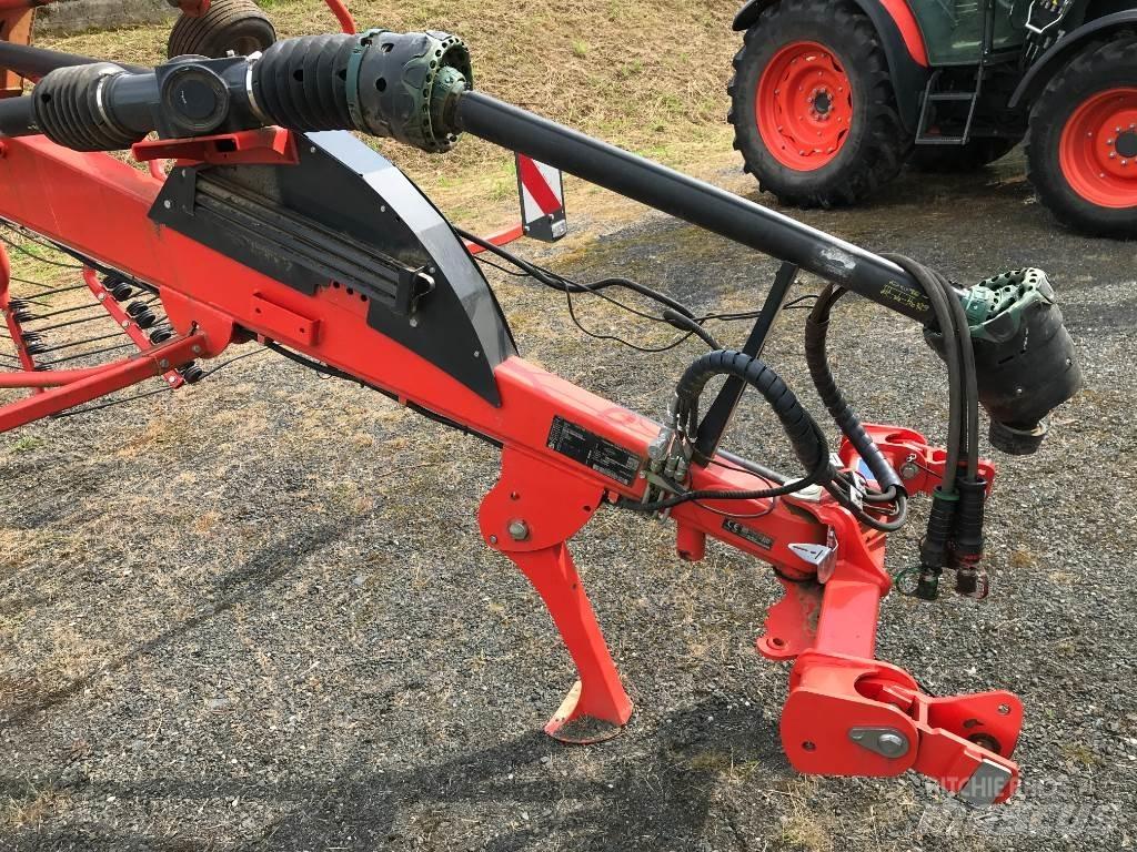Kuhn GA 8830 料堆整形机