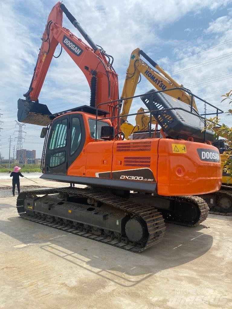 Doosan DX 300 LC 履带挖掘机