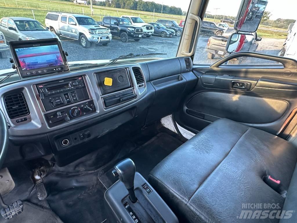 Hino 268 垃圾车