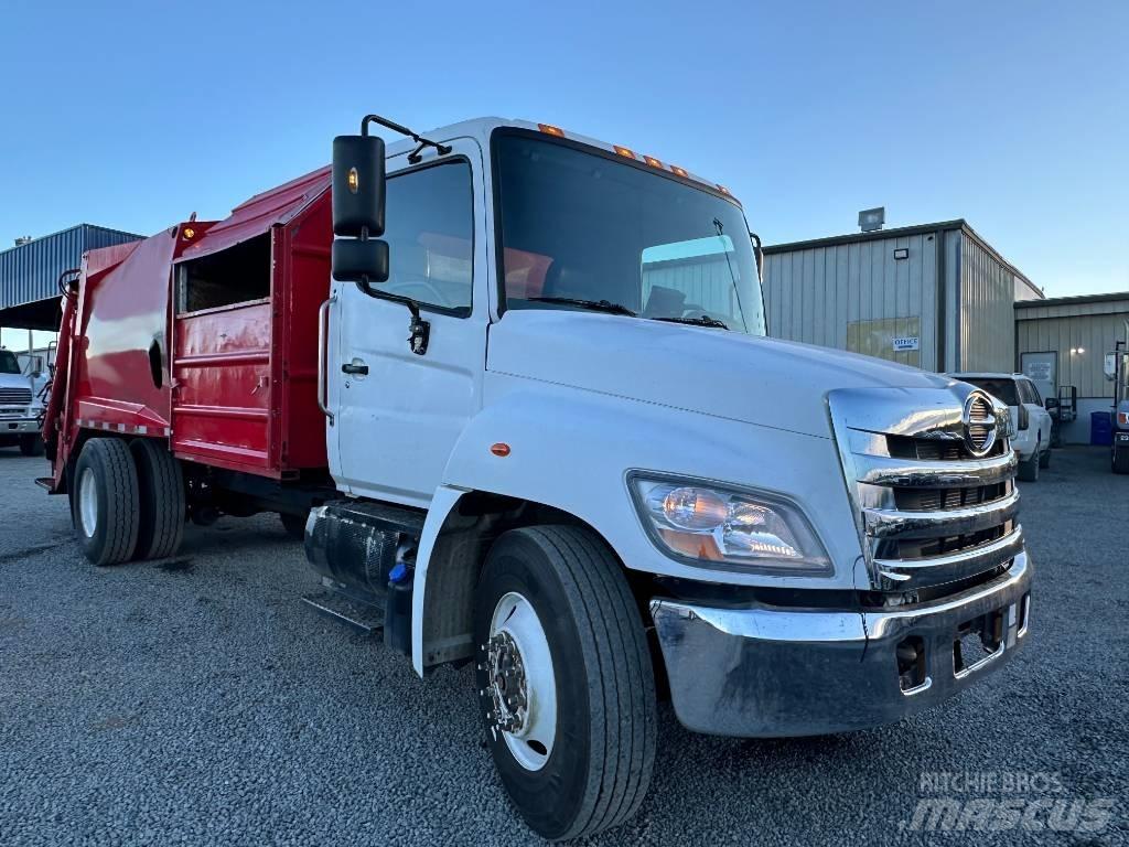 Hino 268 垃圾车