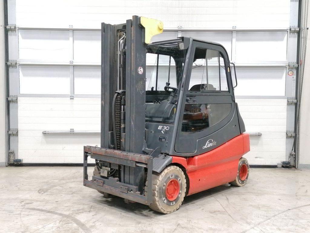 Linde E30-03 电动叉车