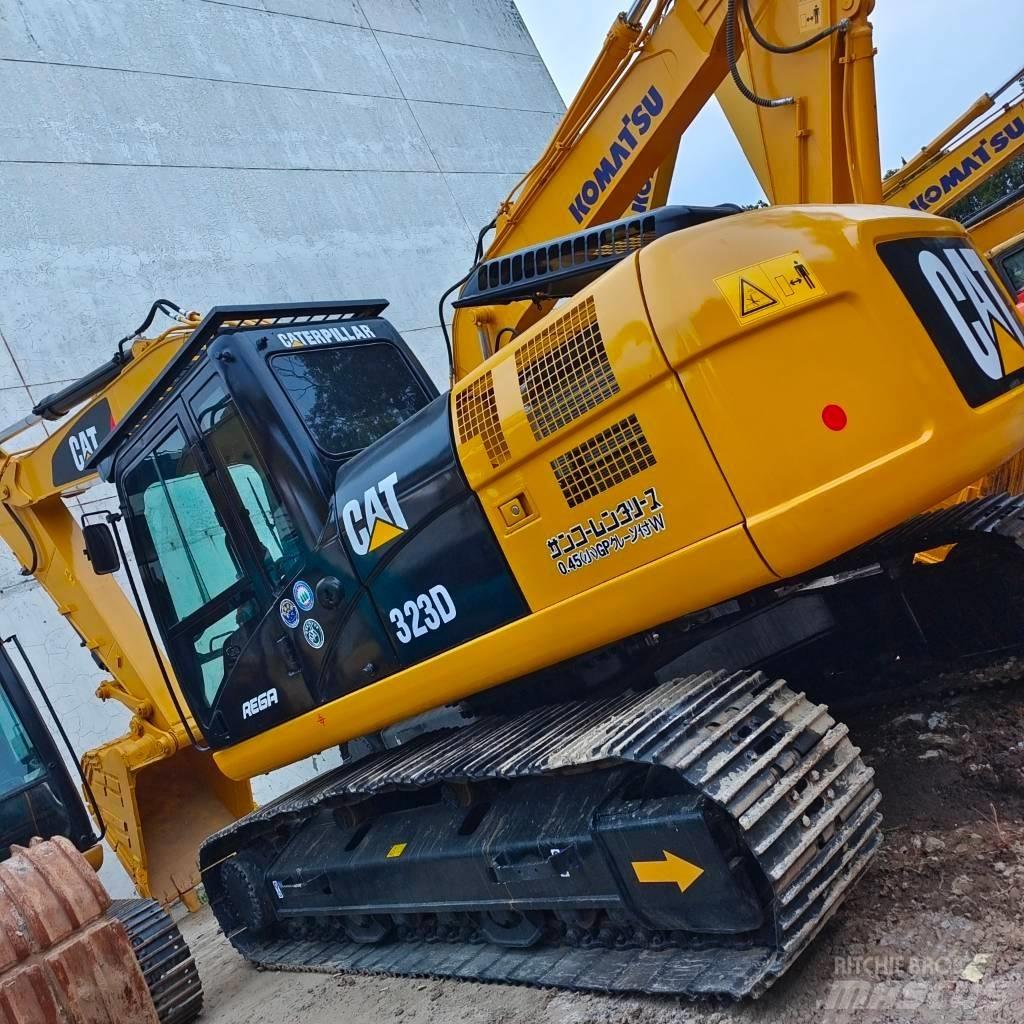 CAT 323 D 履带挖掘机