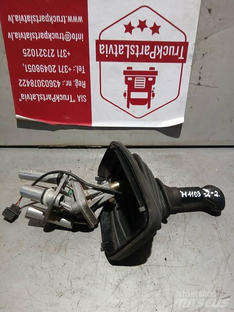 MAN TGA     81326056111 驾驶室与内部