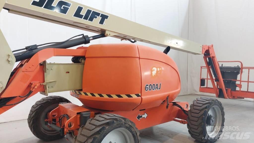 JLG 600 AJ 曲臂高空工作平台