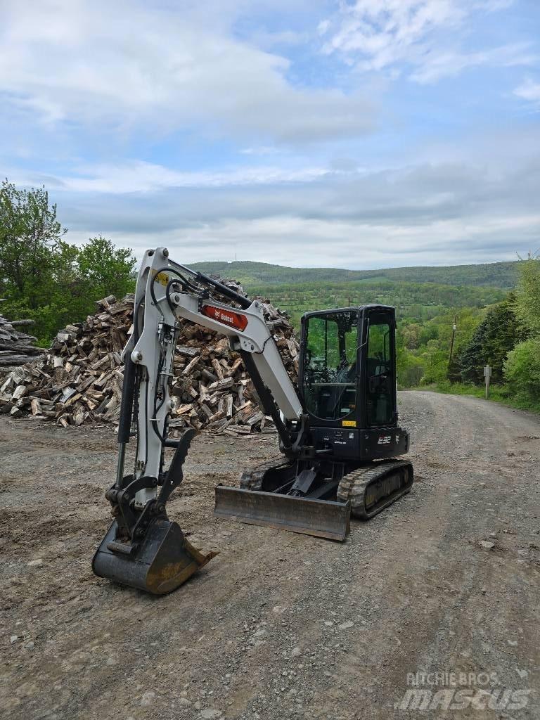 Bobcat E 32 小型挖掘机