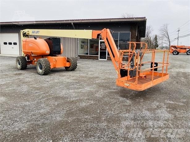 JLG 800 AJ 曲臂高空工作平台