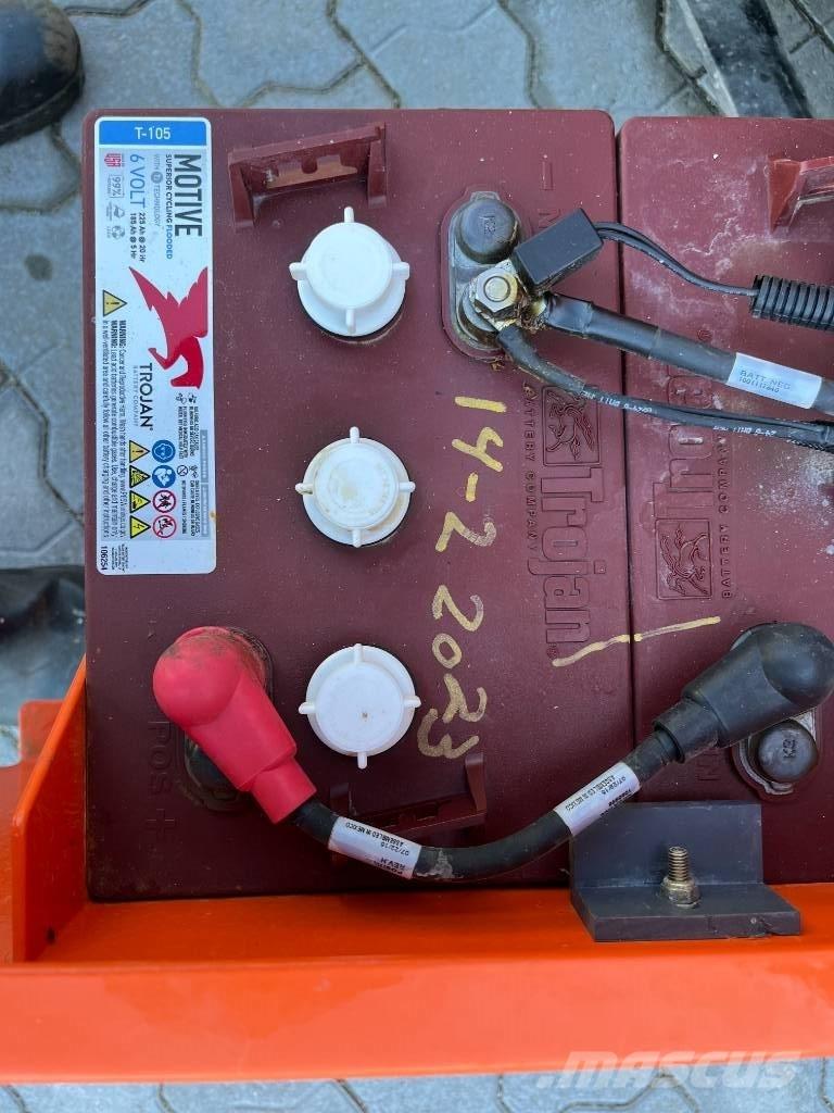JLG 1230 ES 客货电梯
