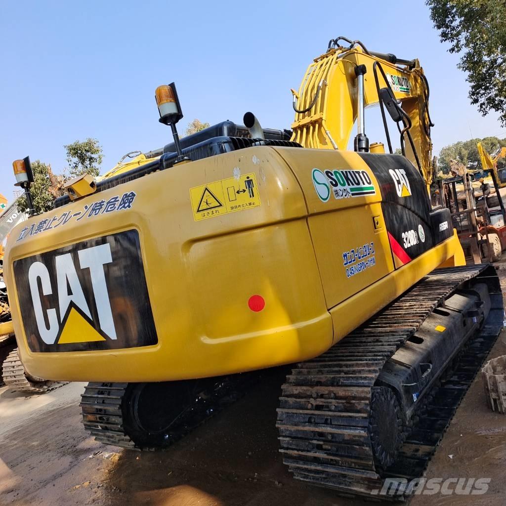 CAT 320 D2 履带挖掘机