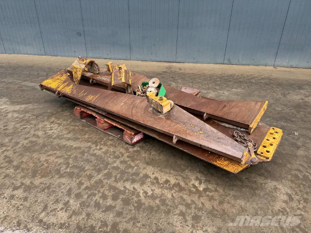 CAT 730 尾门、后挡板