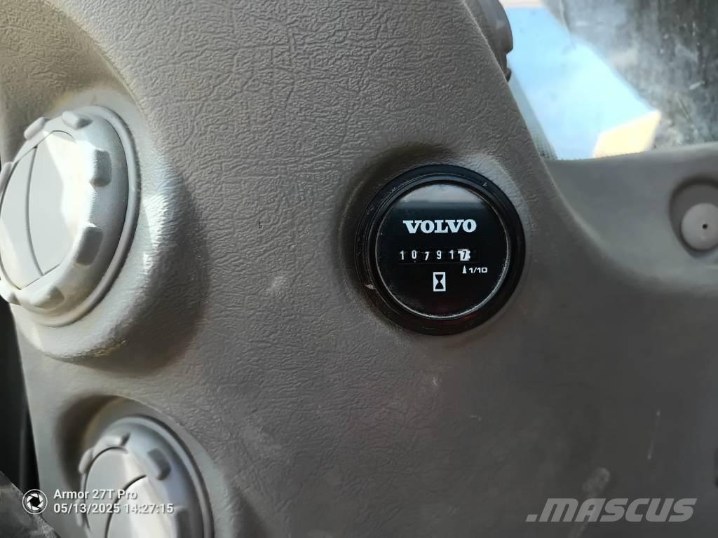 Volvo EC 300 D N L 履带挖掘机