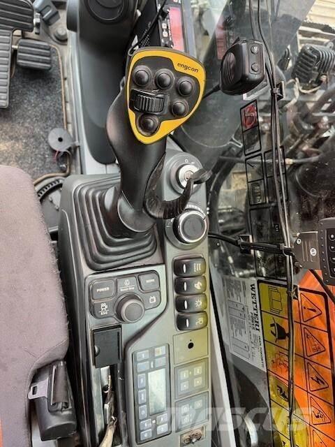Doosan DX235 LCRD 履带挖掘机