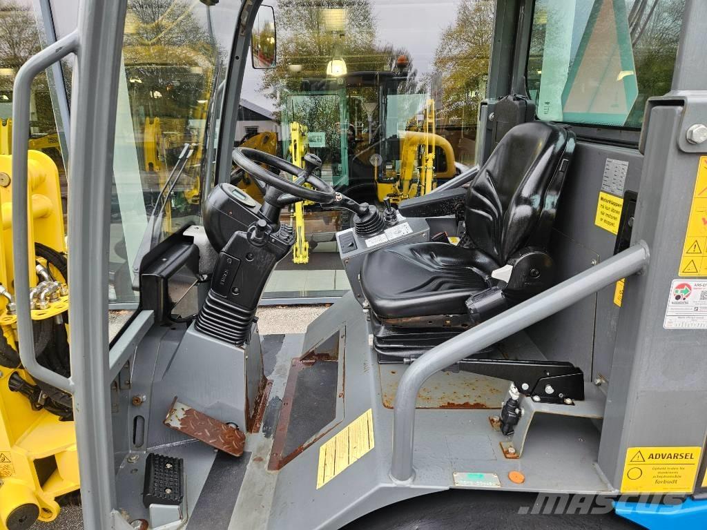 Weidemann 2070LP 小型装载机