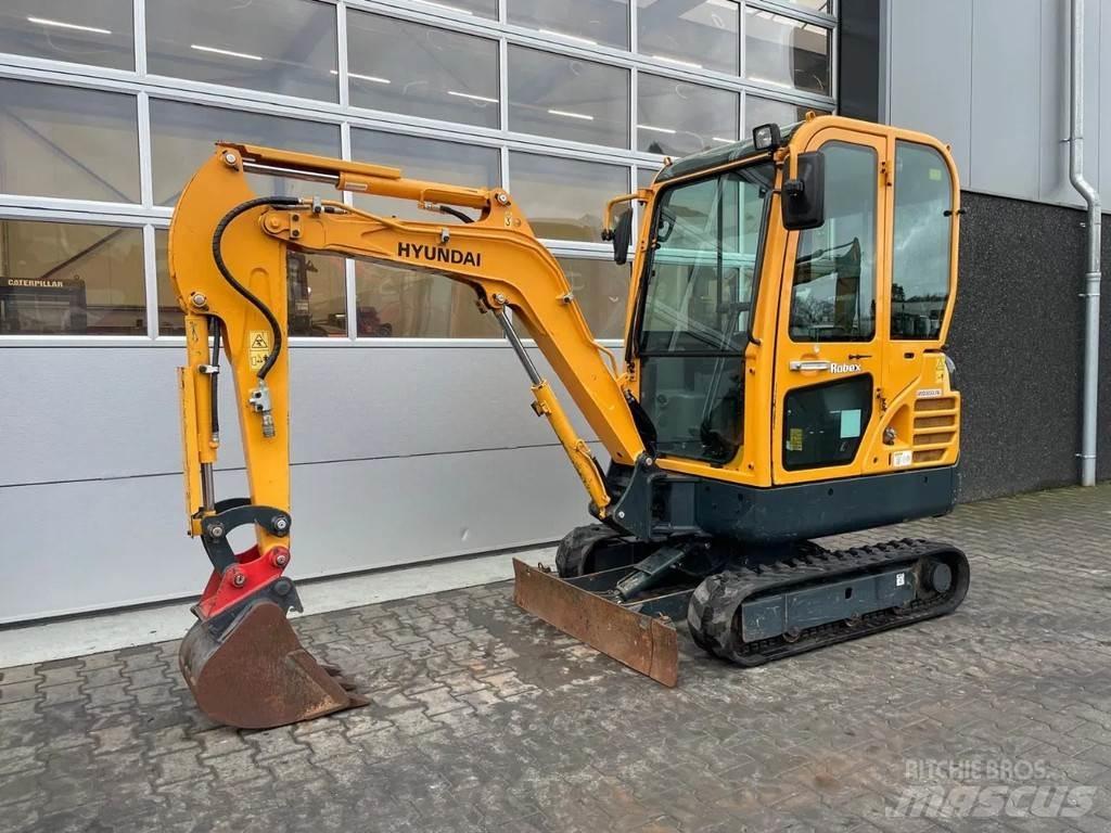 Hyundai Robex18 小型挖掘机
