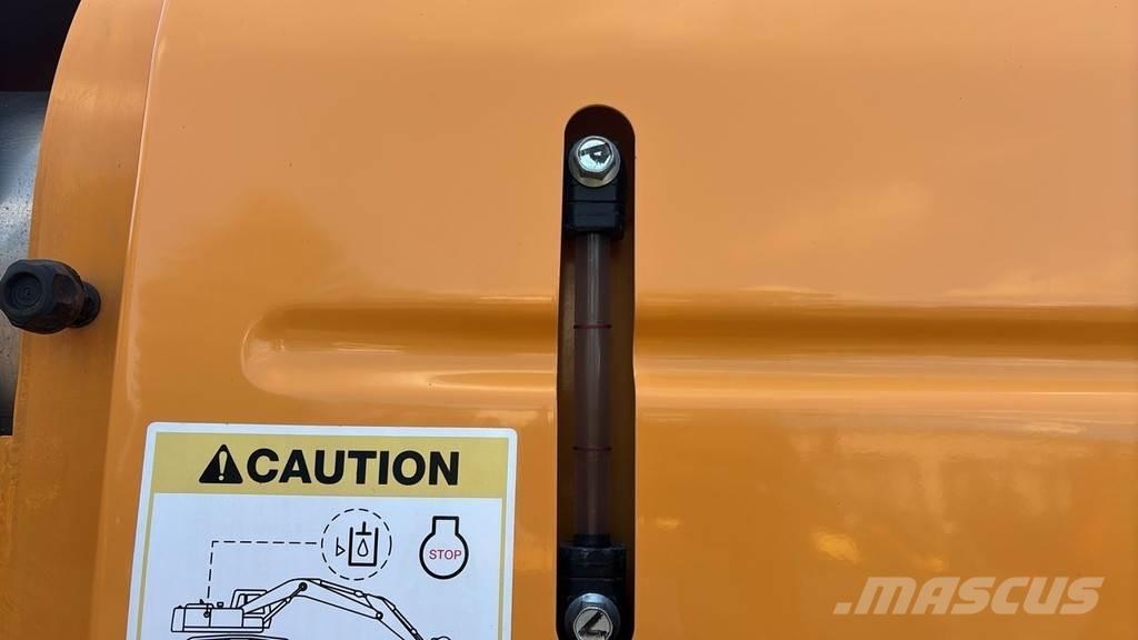 Hyundai HX220L 特种挖掘机