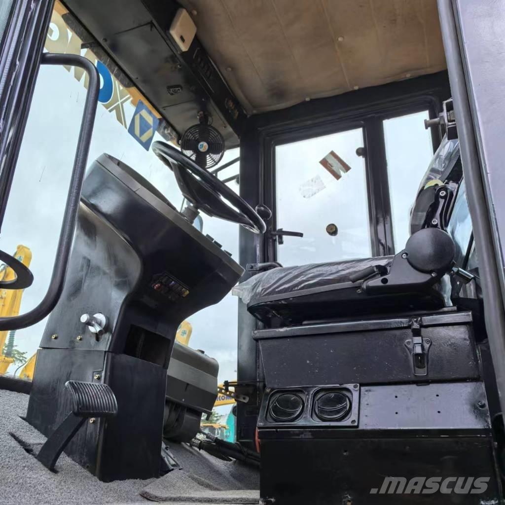 XCMG XS 223 J 单轮压路机
