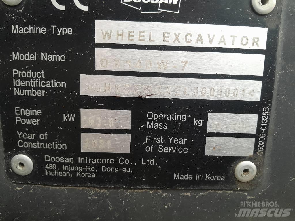 Doosan DX140W-7 轮式挖掘机