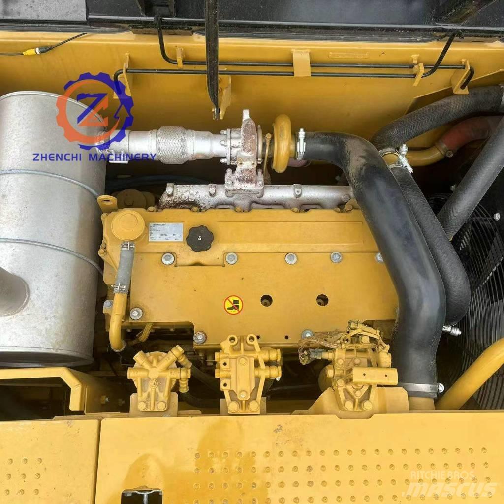 CAT 320 D2 履带挖掘机