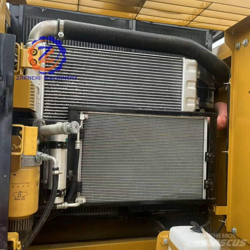 CAT 320 D2 履带挖掘机