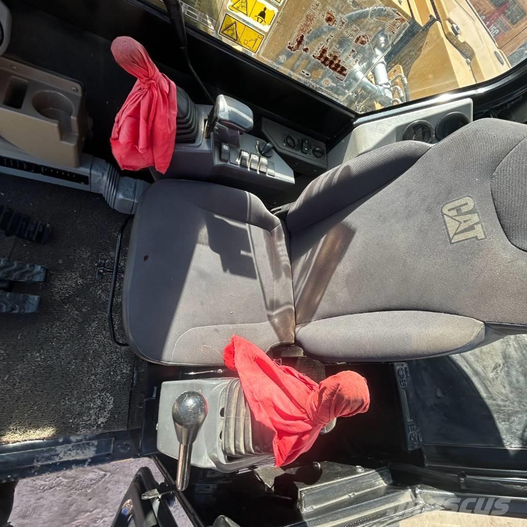 CAT 307E2 履带挖掘机