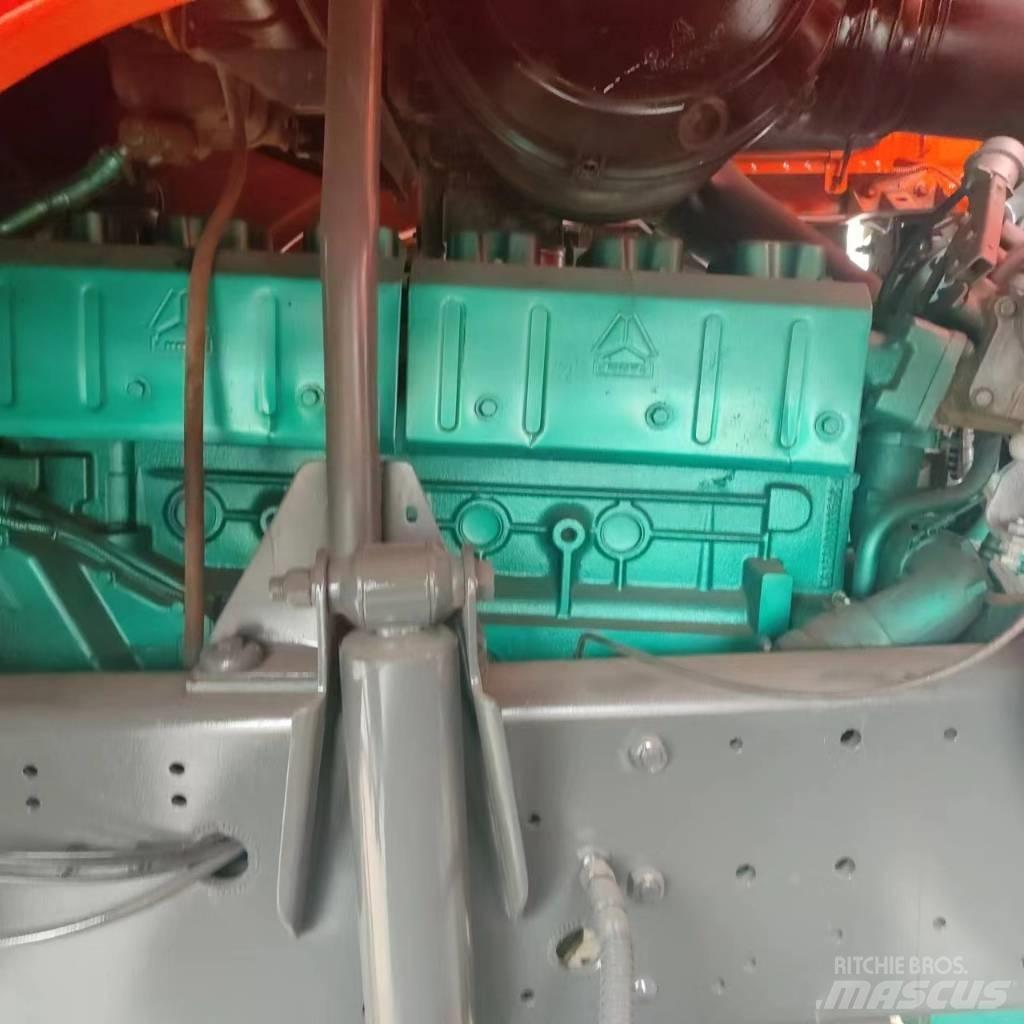 Howo 371 8x4 自卸式货车