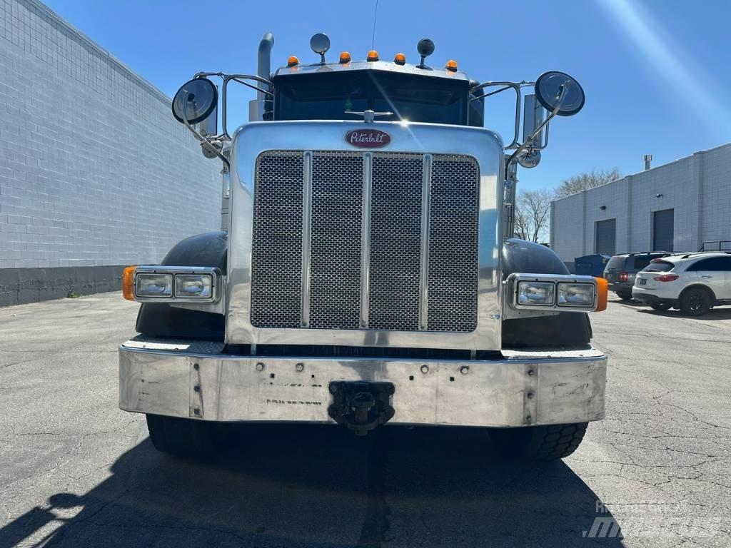 Peterbilt 367 牵引车