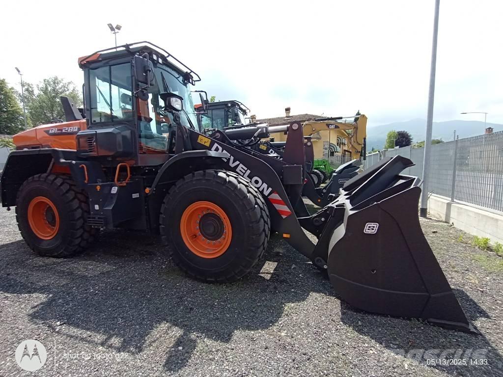 Develon DL 280-7 轮式装载机