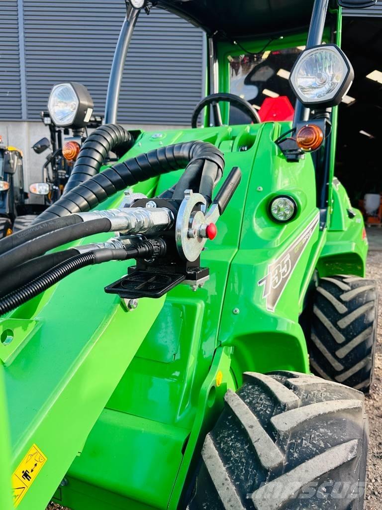 Avant 735 多功能装载机