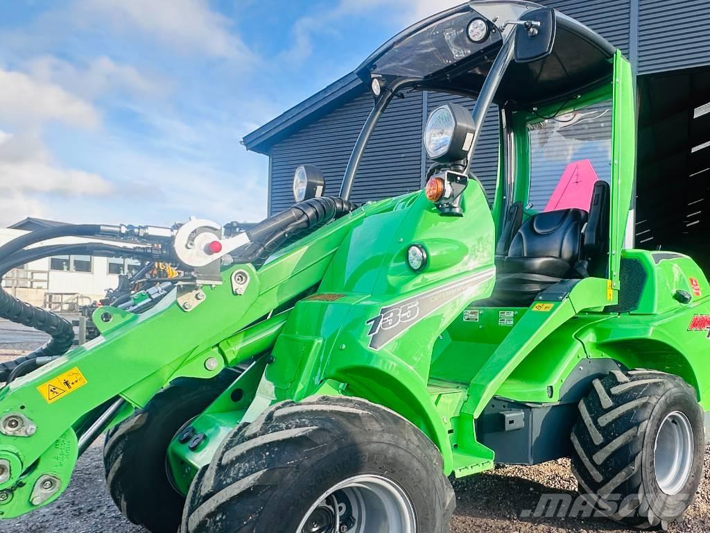 Avant 735 多功能装载机