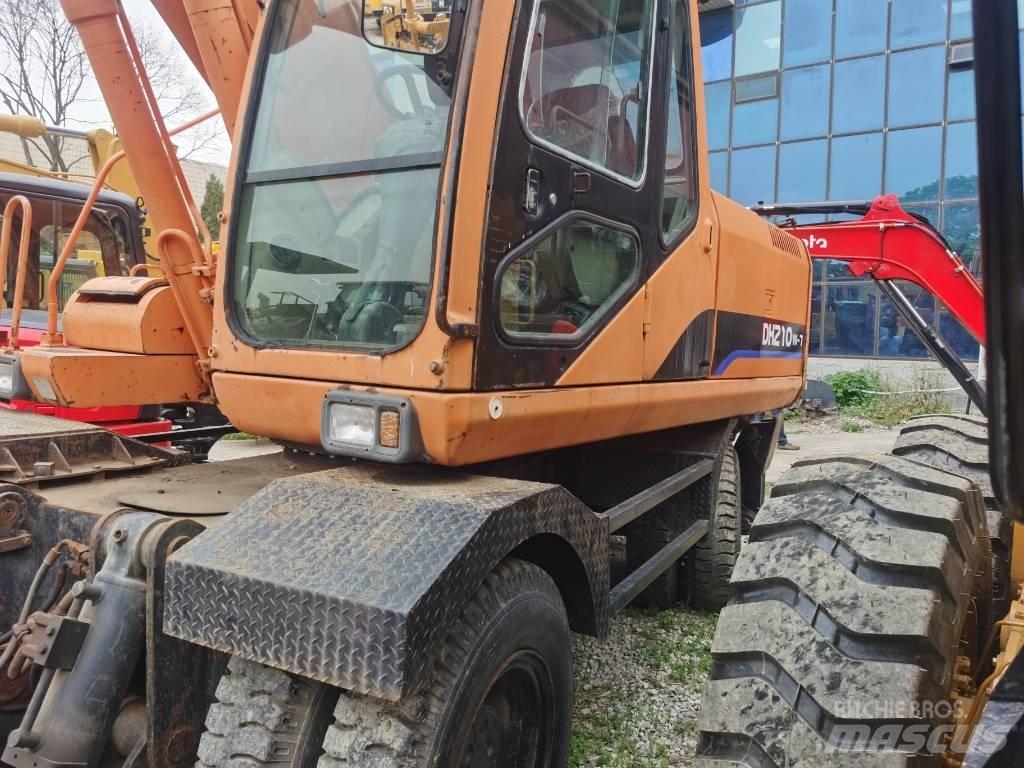 Doosan DH 210 W-7 轮式挖掘机