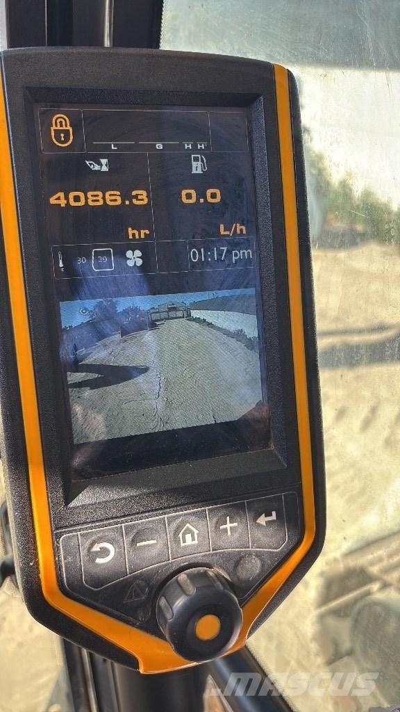 JCB JS 131 LC 履带挖掘机