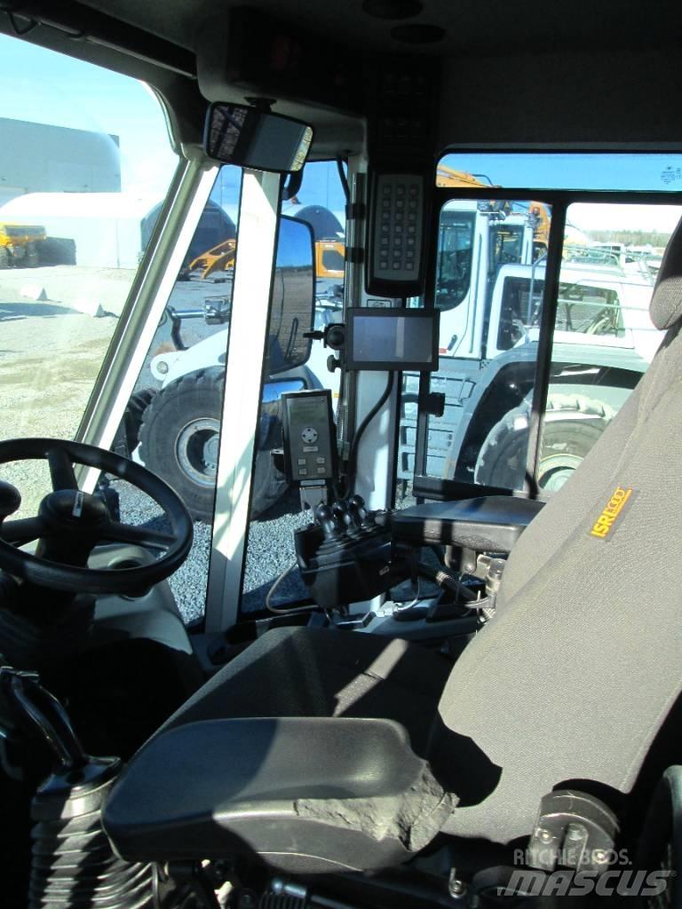 Liebherr L586 XPower 轮式装载机