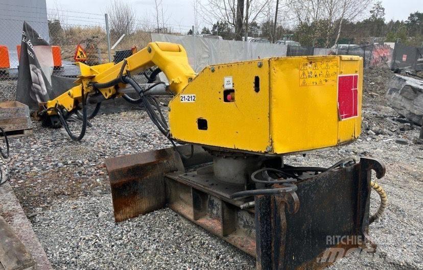 Brokk 330 履带挖掘机