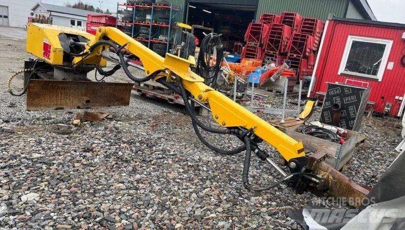 Brokk 330 履带挖掘机