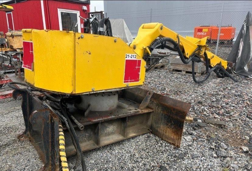 Brokk 330 履带挖掘机