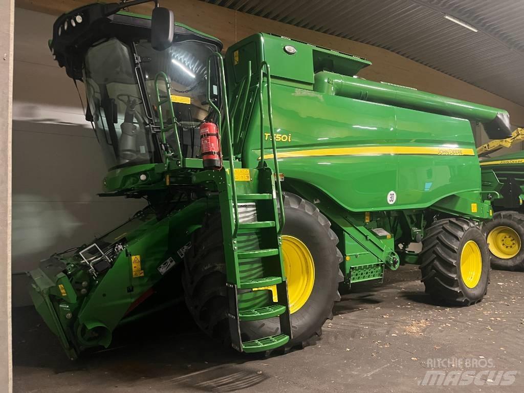 John Deere T550i 联合收割机