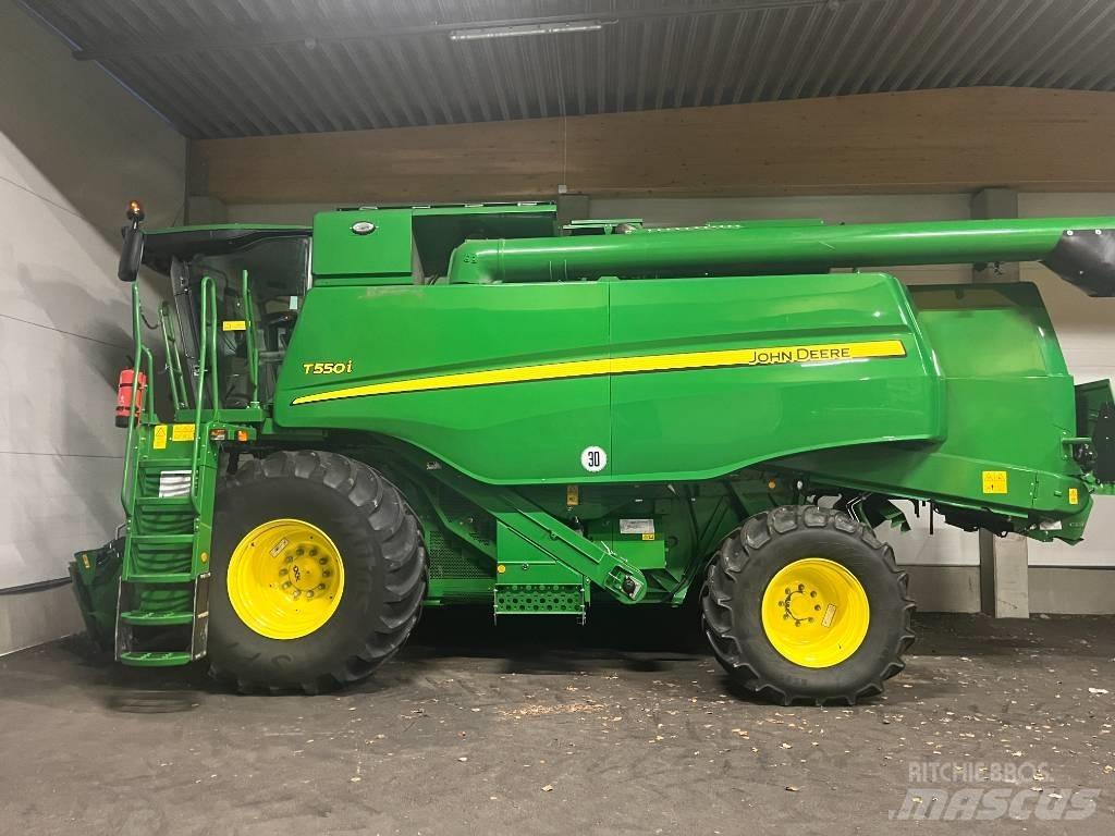 John Deere T550i 联合收割机