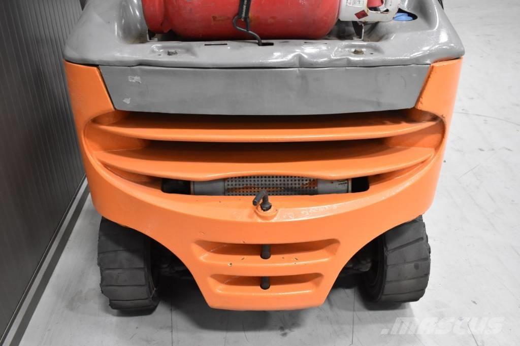 Still RX 70-16 T 天然气叉车