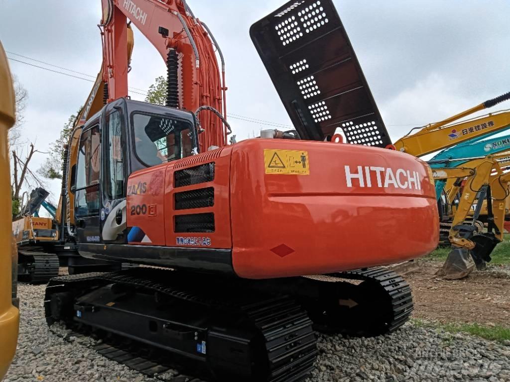 Hitachi ZX 200 履带挖掘机