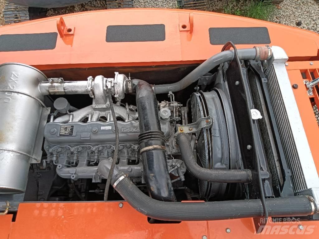 Hitachi ZX 200 履带挖掘机