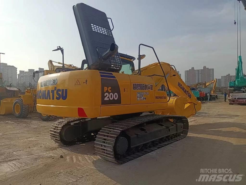 Komatsu pc200-8 履带挖掘机
