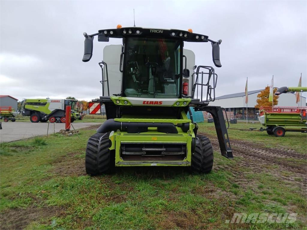 CLAAS Trion 660 TT 联合收割机
