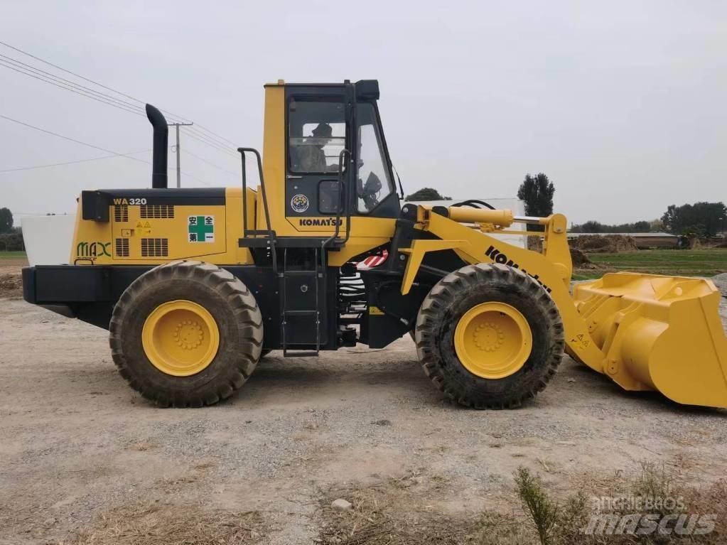 Komatsu WA 320-5 轮式装载机