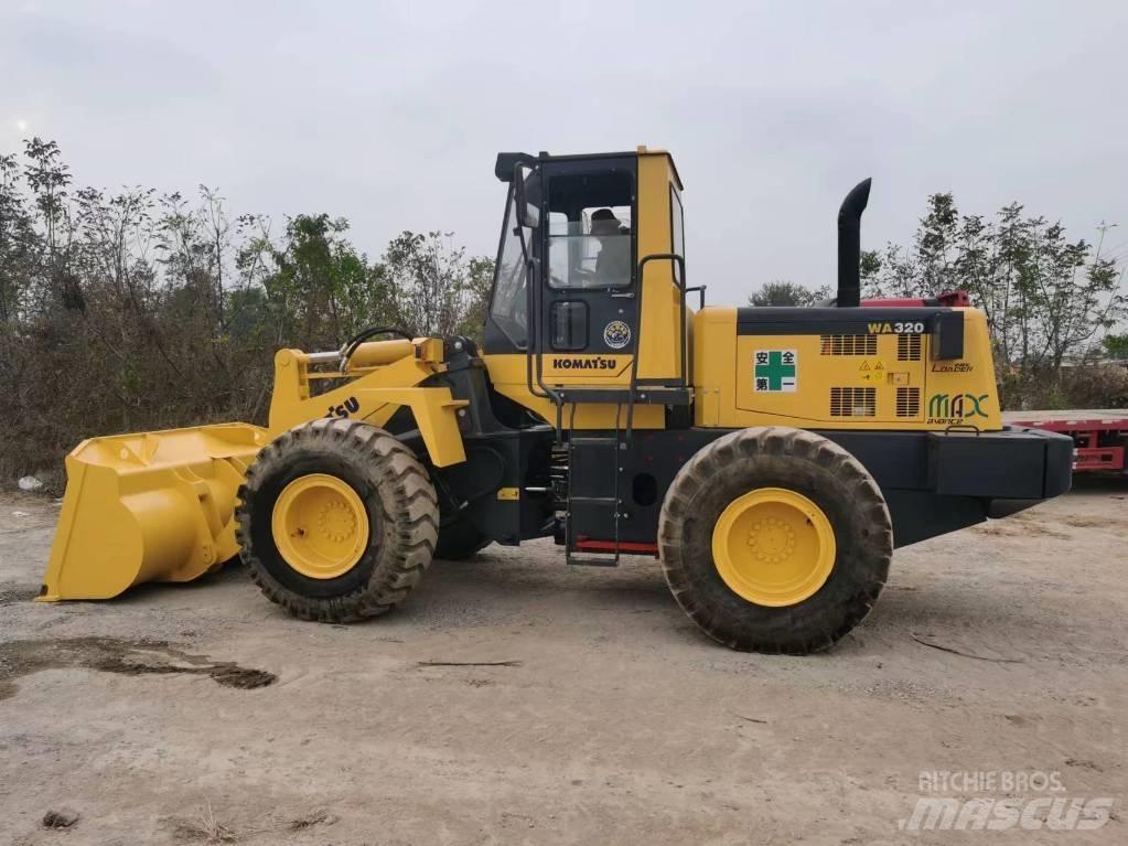 Komatsu WA 320-5 轮式装载机