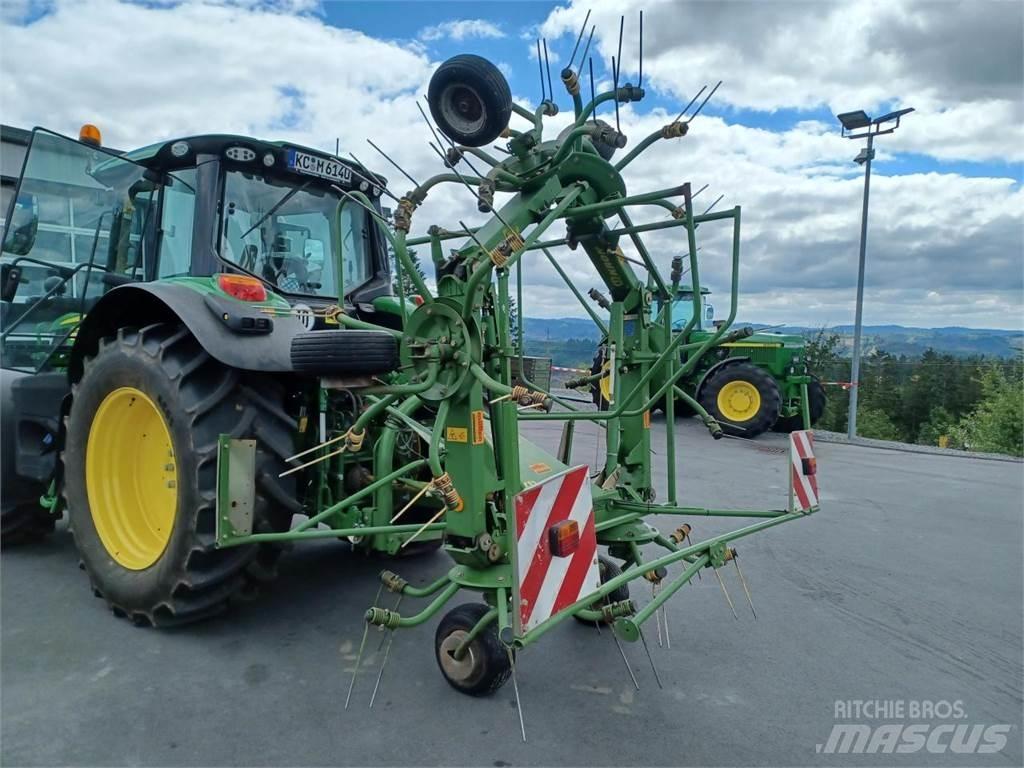 Krone KW 6.70/6 犁耙和摊草机