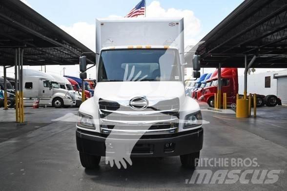 Hino 268 厢式货车