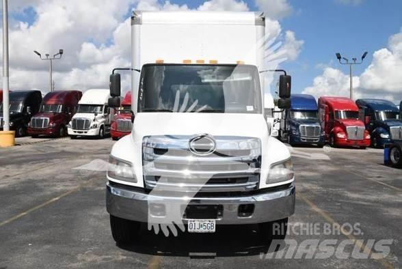 Hino 268A 牵引车