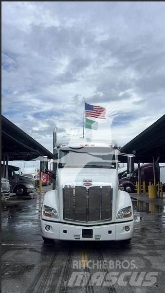 Peterbilt 579 牵引车