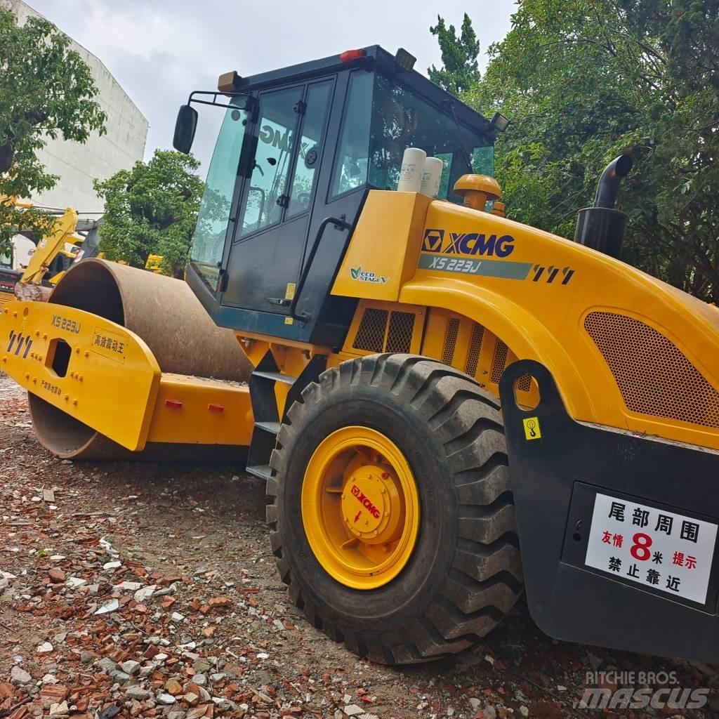 XCMG XS 223 J 单轮压路机